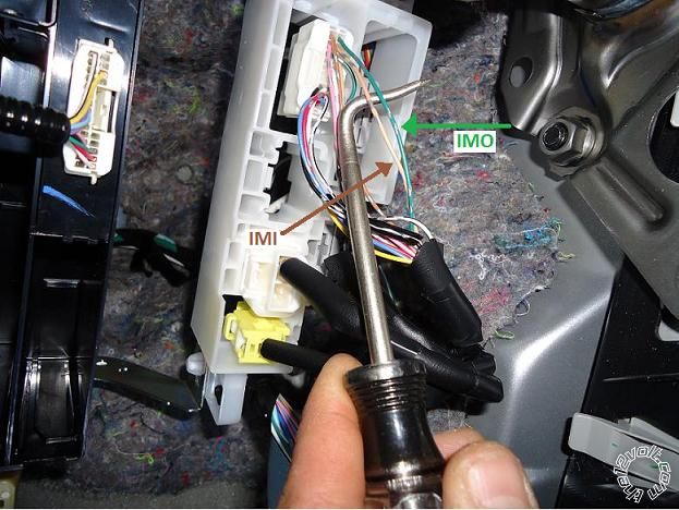 2011 Toyota Avalon Std 80 Bit Key Remote Start Pictorial -- posted image.